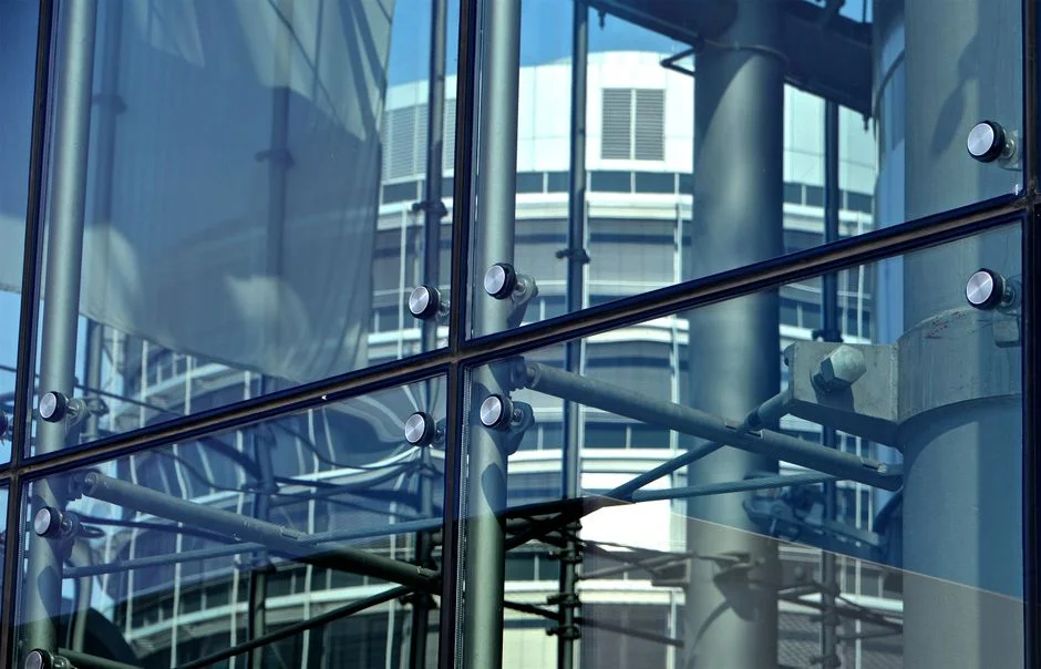 Aluminium and glass installation by Qalakabusha